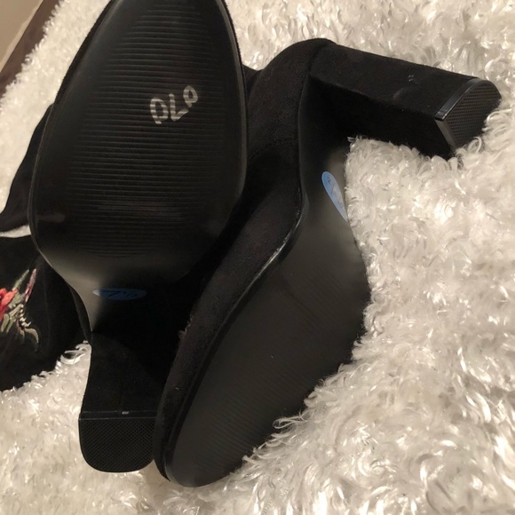 🆕 Steve Madden Rose Embroidered Boots - Picture 3 of 8